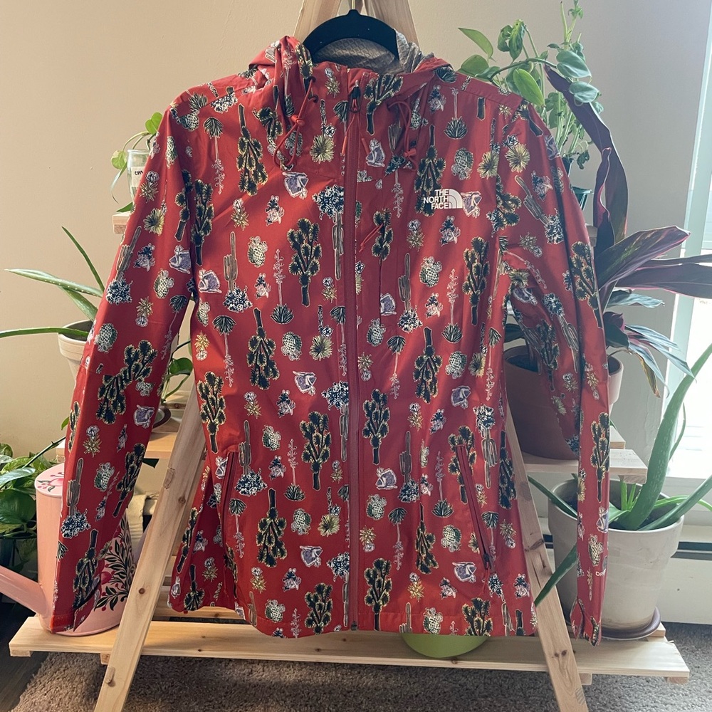 The North Face Women's Rust Desert Plant Patterned Rain Jacket